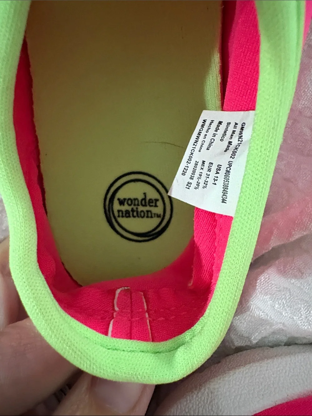 Wonder nation Hot Pink Mesh water shoes